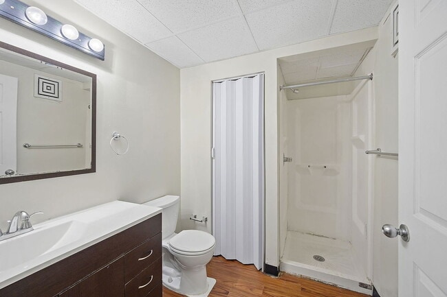 Building Photo - 28 E Hollister St