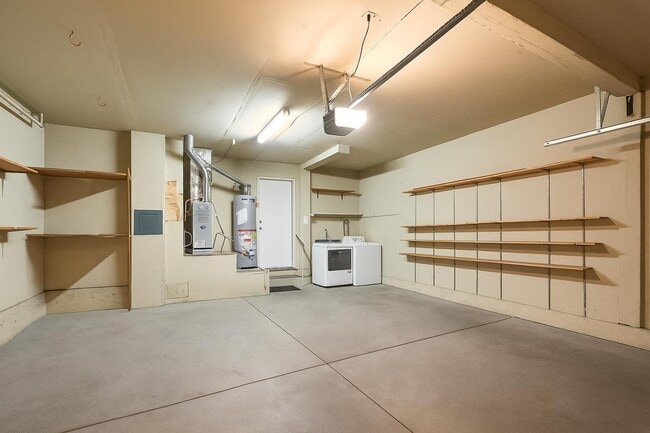 Building Photo - 112 Crown Cir