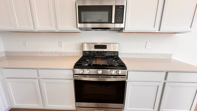 Building Photo - 16201 Harvester