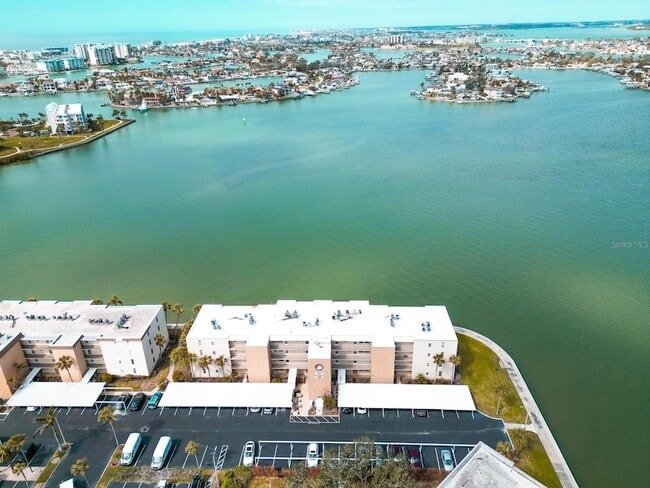 Building Photo - 7910 Sun Island Dr S