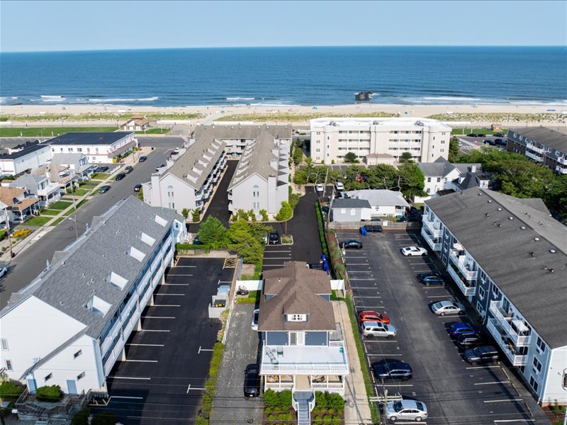Building Photo - 606 Beach Ave