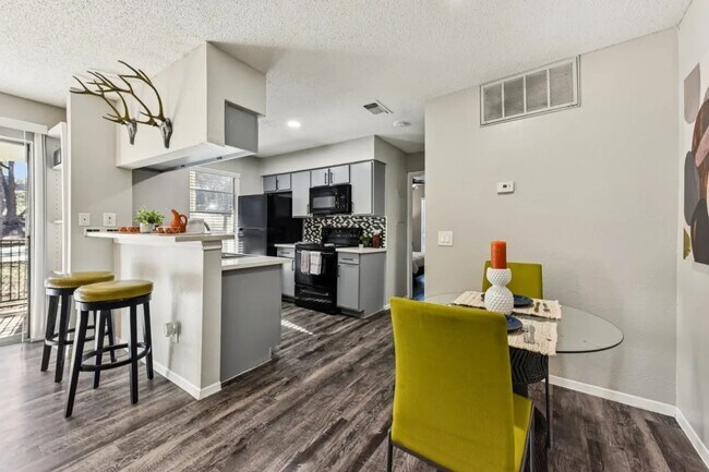 Building Photo - 2501 Wickersham Ln