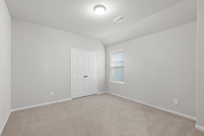 Building Photo - 29650 Kynndal Shore Dr