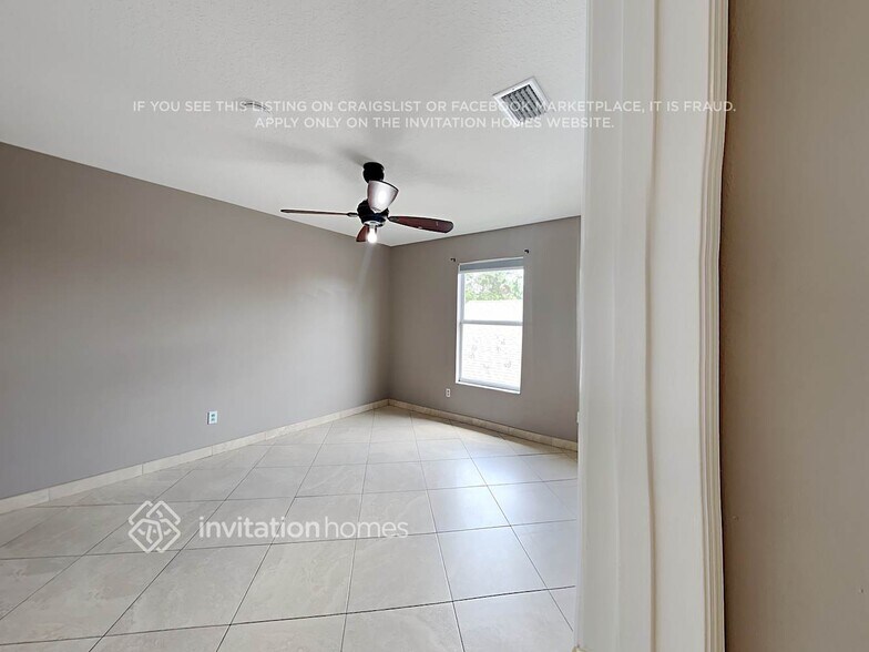 Building Photo - 9761 Oak Crest Rd