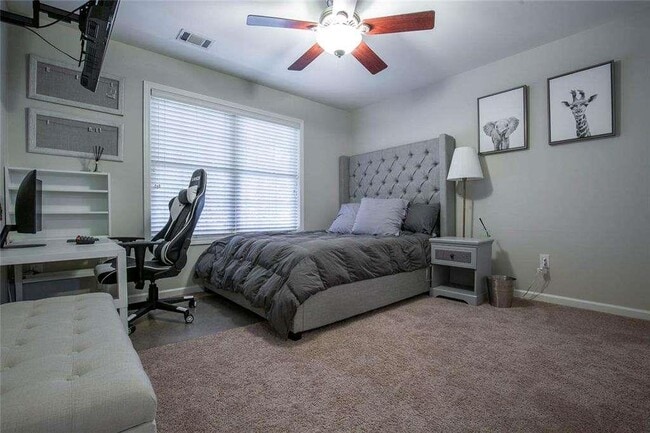 Building Photo - 2396 Meadow Falls Ln