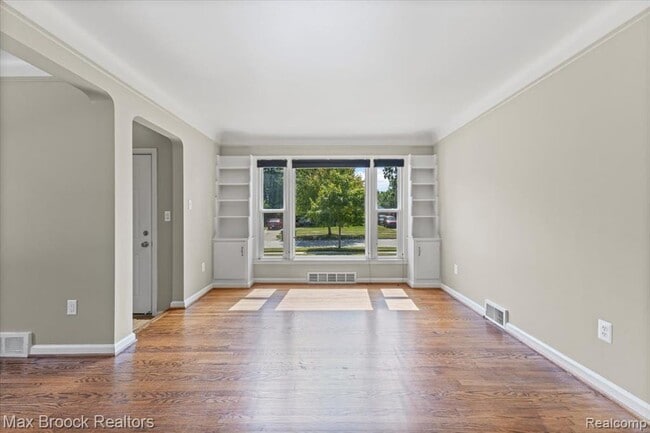 Building Photo - 13710 Balfour Ave