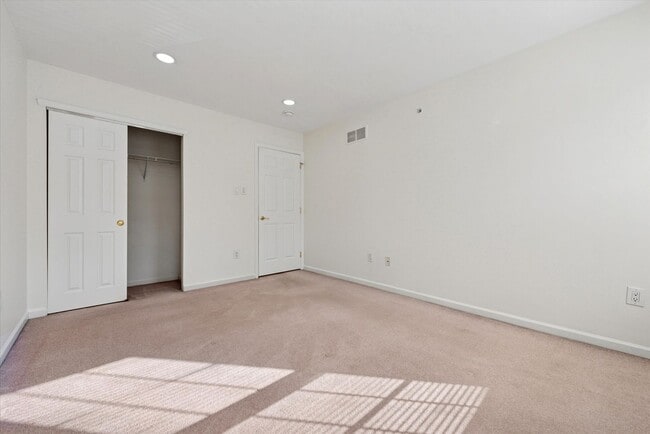 Building Photo - Beautiful 2BR/2.5BA Townhome in Byers Station with Finished Basement & Community Amenities