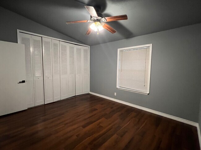 Building Photo - 4851 Castle Bow