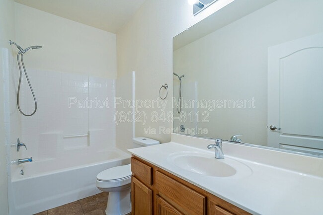 Building Photo - 3536 E San Pedro Ave