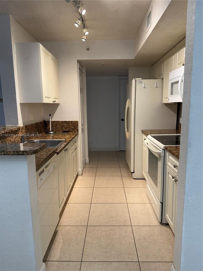 Building Photo - 20830 SW 87th Ave