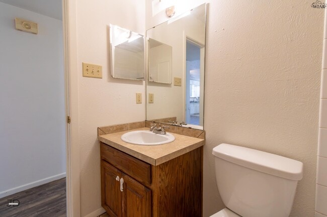 Building Photo - 109 Wood Cir