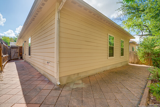 Building Photo - 8519 Pecan Cross