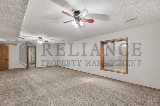 Building Photo - 3826 N Cranberry St