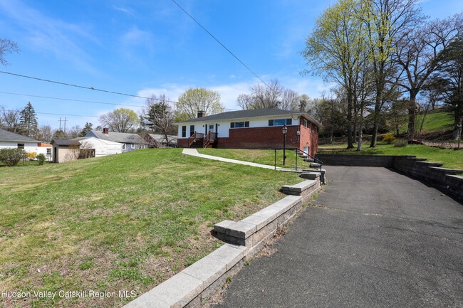 Building Photo - 111 Zandhoek Rd