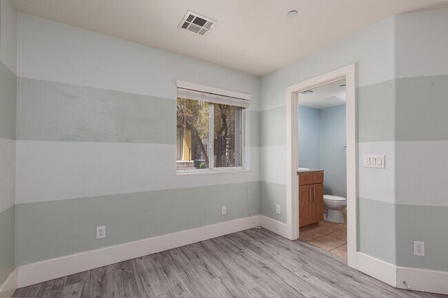 Building Photo - 9050 W Tropicana Ave
