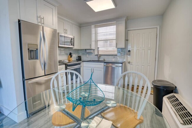 Building Photo - 5700 Bonita Beach Rd SW