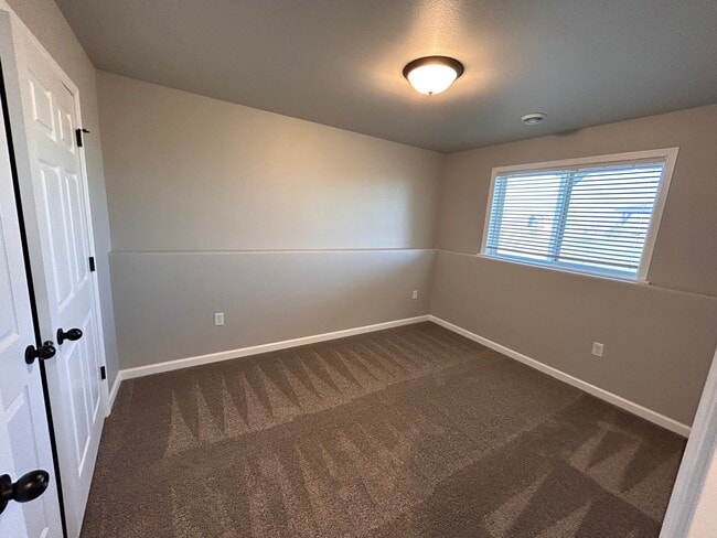 Building Photo - 3625 56th St S