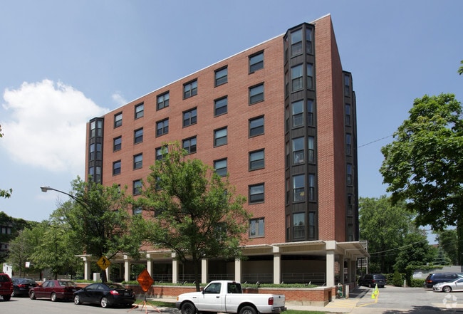 Building Photo - 1400 E. 57th Street