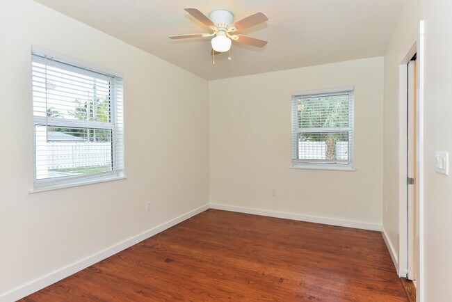 Building Photo - 717 2nd Ave S