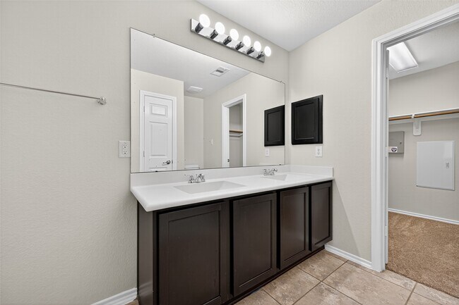 Building Photo - 6438 Haywards Crossing S Cir