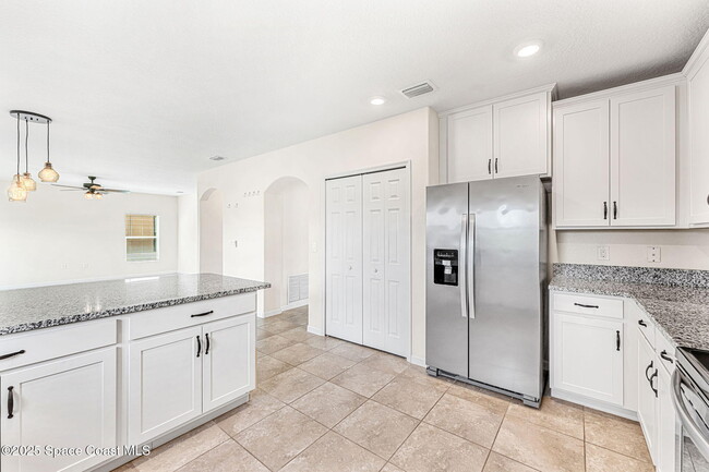 Building Photo - 4122 Moccasin Dr