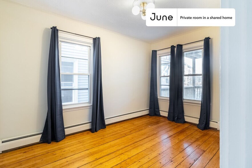 Building Photo - Room in Shared 4 bed/1 bath home