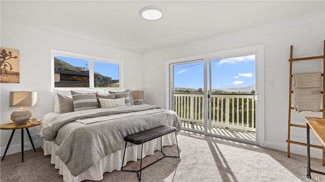 Building Photo - Fabulous Home off of Grand Avenue area ava...