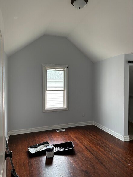 Building Photo - 125 Division St