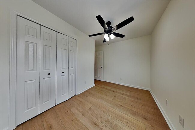 Building Photo - 420 Sable Ct