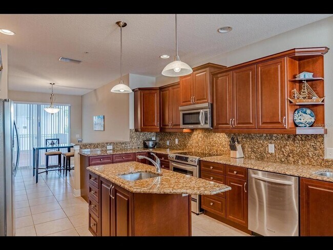 Building Photo - 1042 Bellasol Way