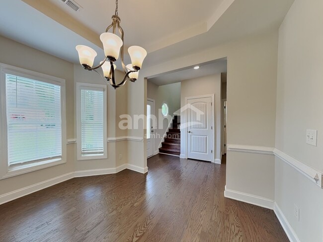 Building Photo - 409 Forest Glen Dr