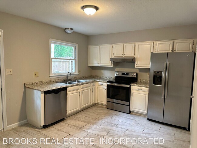 Building Photo - 3 br, 2.5 bath House - 335 Susan Constant ...