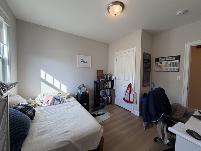 Building Photo - 43 Pitman St