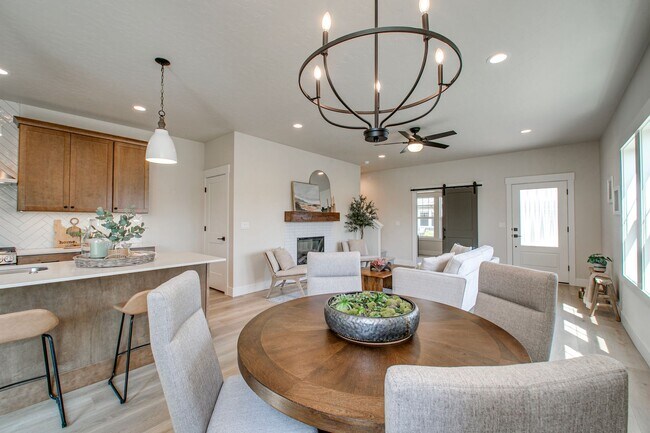 Building Photo - Sophisticated Luxury Townhome in the Heart...