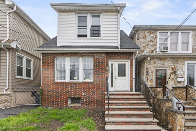 Primary Photo - 1603 77th St