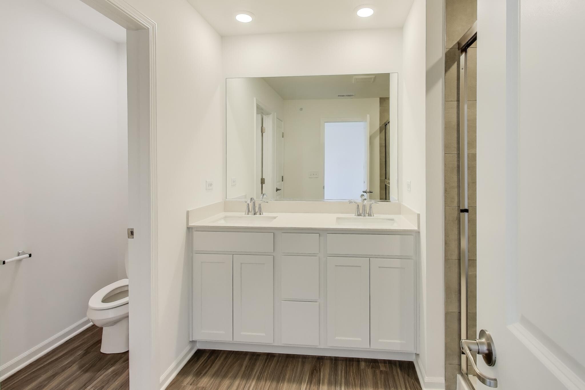 Full Bathroom #2 - 12306 Tinsley St