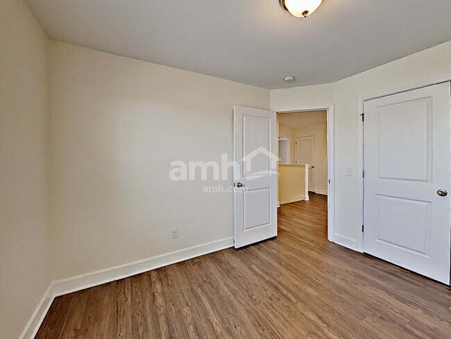 Building Photo - 5205 Lake Maxwell Dr