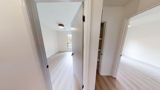 Building Photo - N Cedarbrook Bungalow