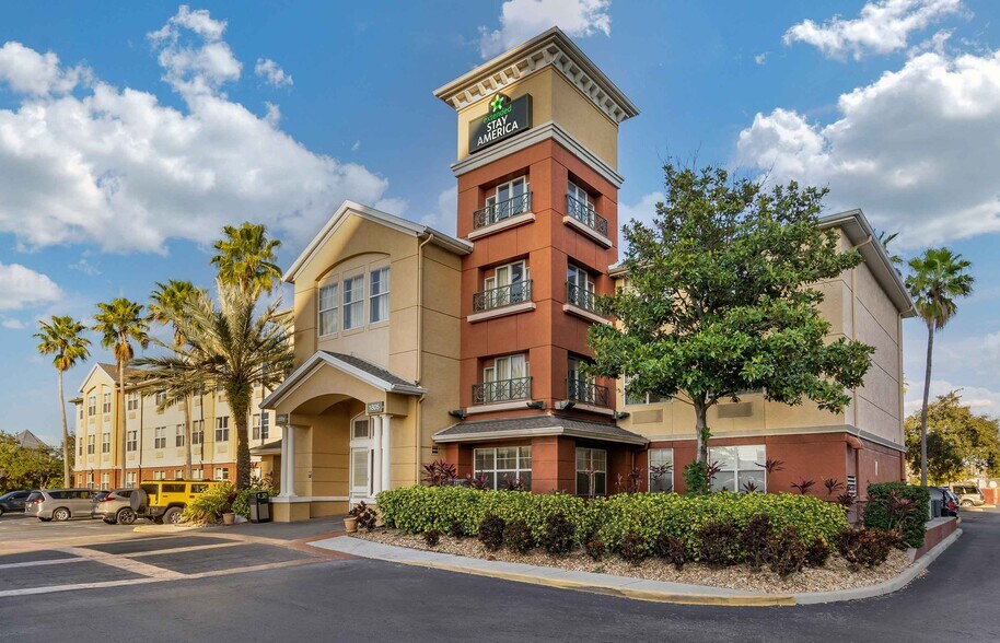 Building Photo - Furnished Studio-Tampa - Airport - N. West...