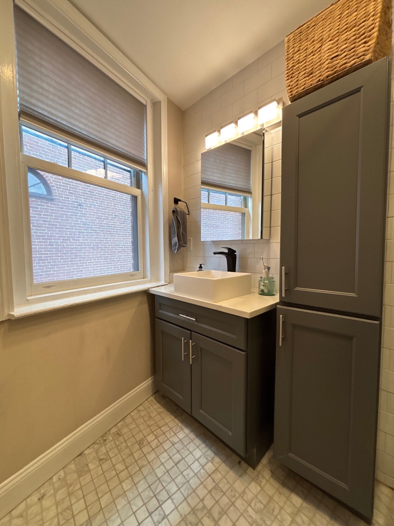 Building Photo - 92 Pinckney St