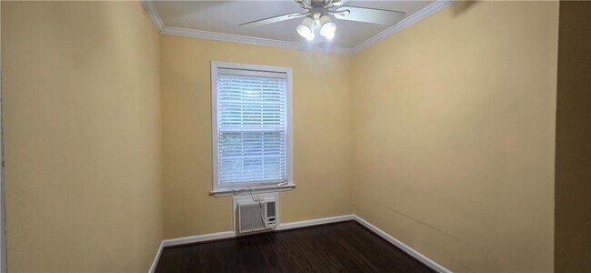 Building Photo - 3811 Roxfield Dr NE