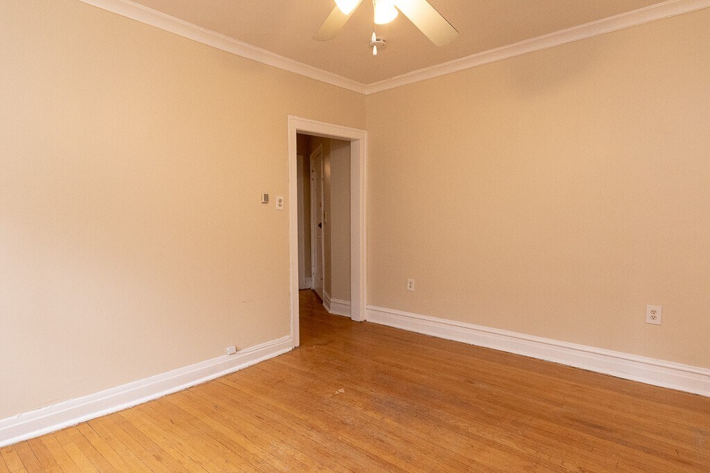 Building Photo - 4409 N Kenneth Ave