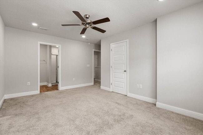 Building Photo - HEART OF DAPHNE TOWNHOUSE WITH GARAGE