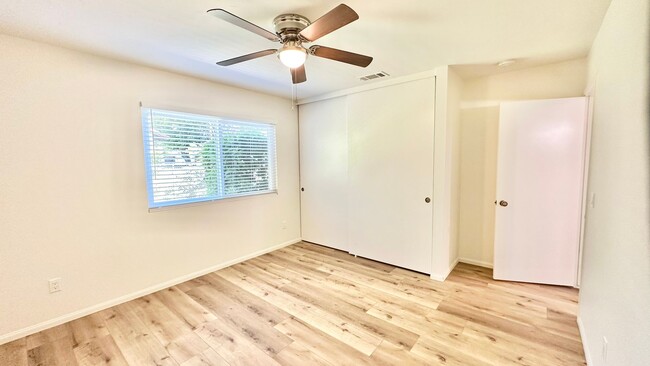 Building Photo - Beautiful Ranch-Style, Single-Story, on Co...