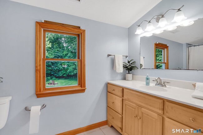 Building Photo - 228 N Granby Rd