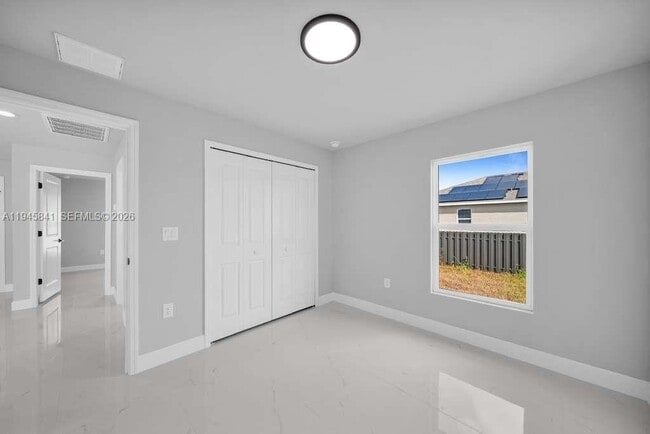 Building Photo - 3210 10th St SW