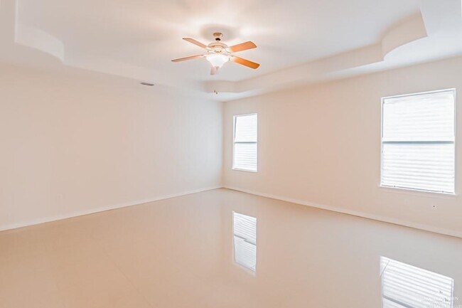 Building Photo - 16 N "E" St