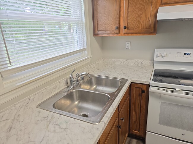 Building Photo - 8802 Malvern Hill Rd