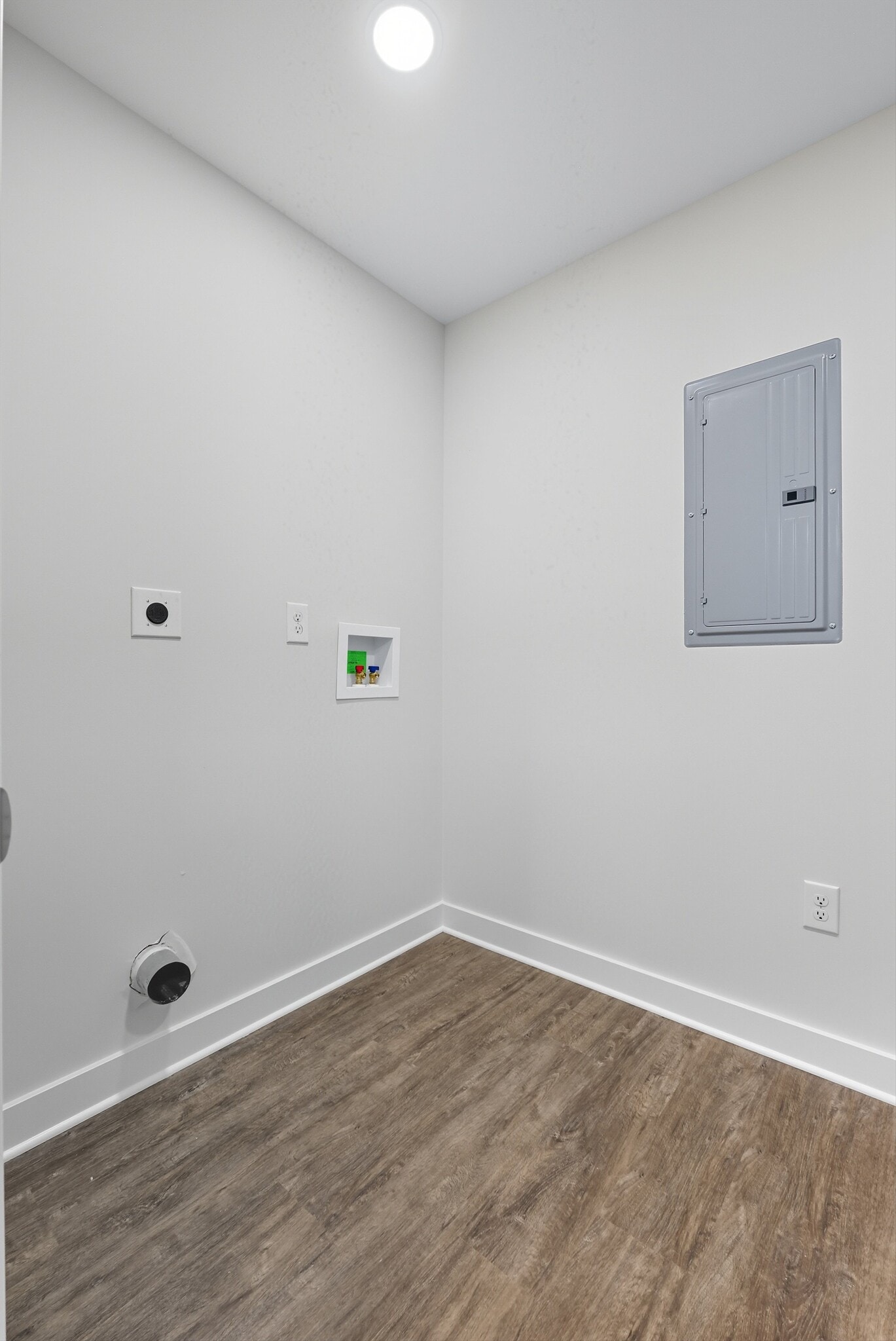 Building Photo - 6629 Ashbrooke Drive