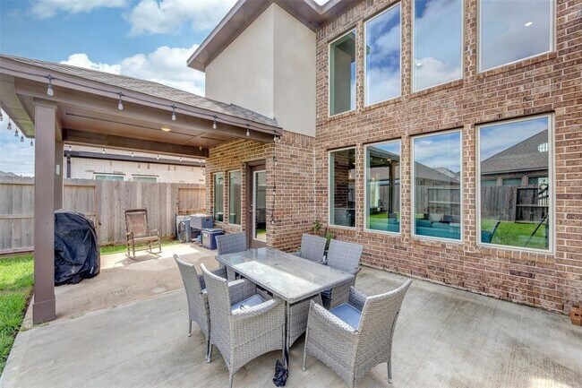 Building Photo - 11730 Twin Creeks Hill Dr